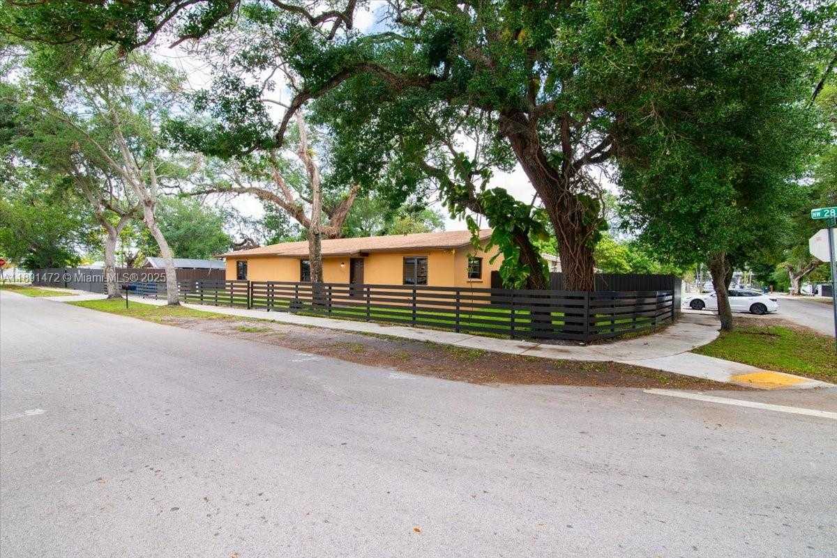 Small Image of 17001 NORTH WEST 28TH AVE, Miami Gardens Number 4