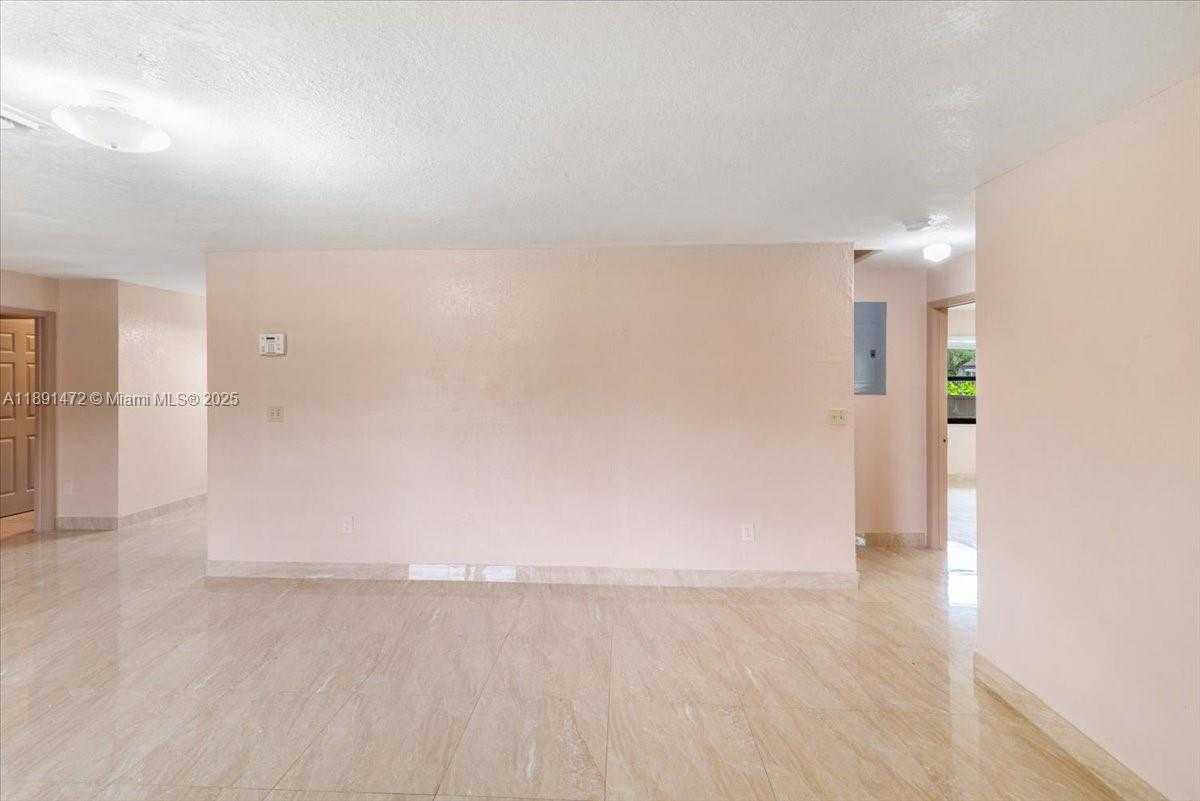 Small Image of 17001 NORTH WEST 28TH AVE, Miami Gardens Number 7
