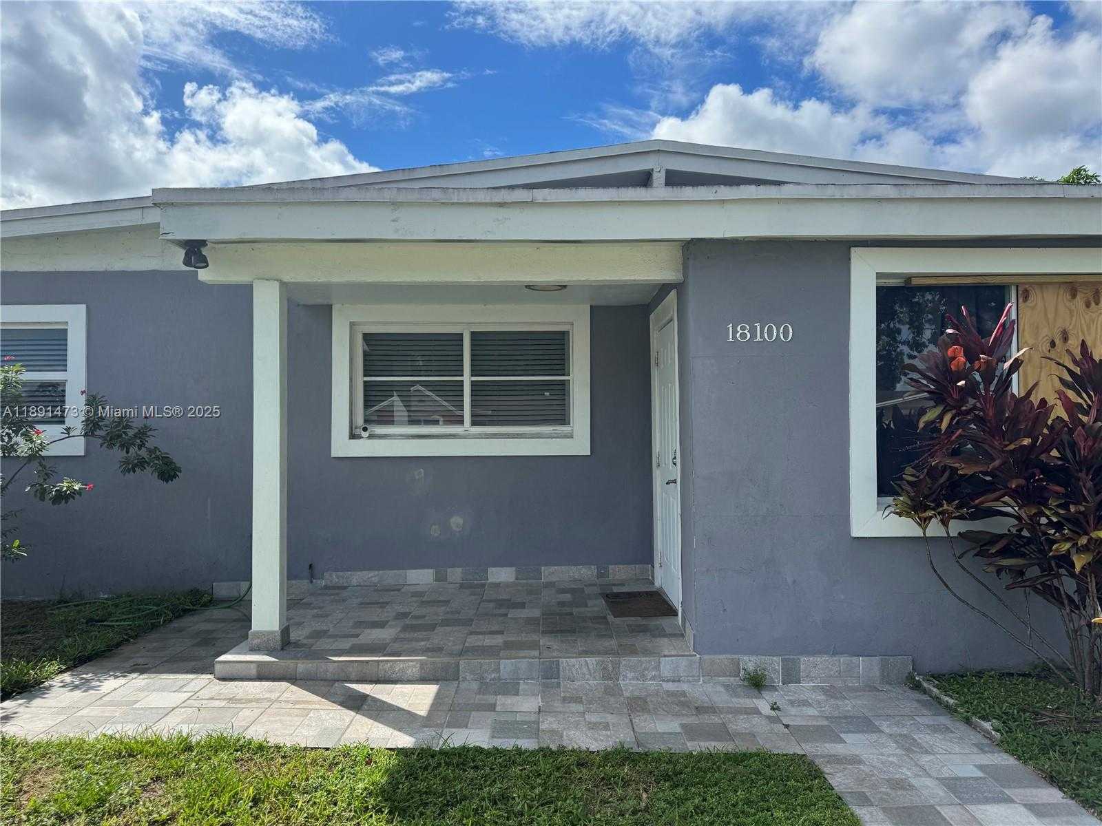 Small Image of 18100 NORTH WEST 7TH PL, Miami Gardens Number 2