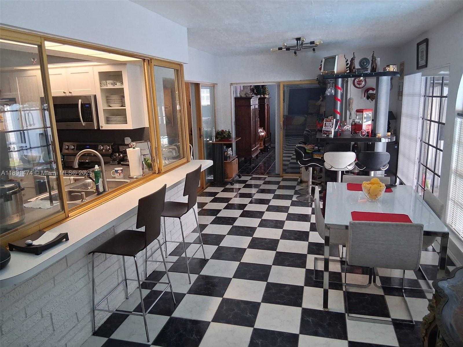 Small Image of 2100 NORTH 54TH AVE, Hollywood Number 10