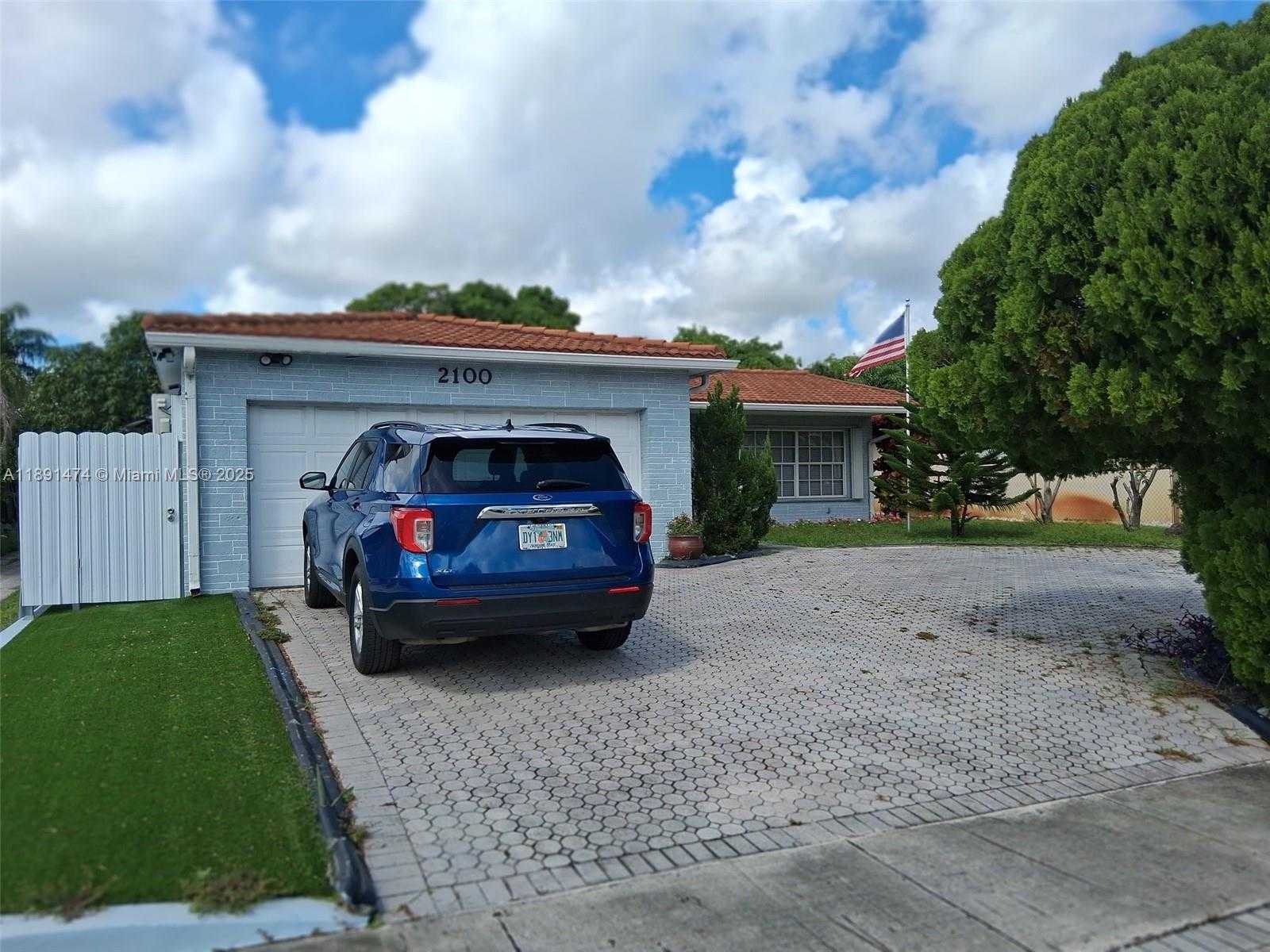 Small Image of 2100 NORTH 54TH AVE, Hollywood Number 2