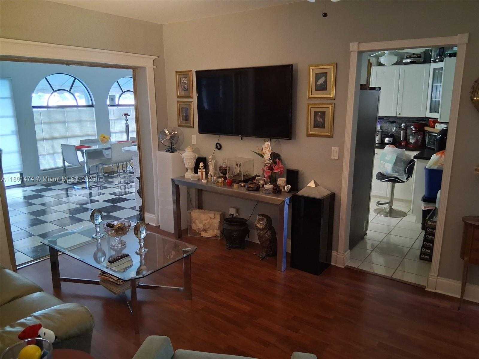Small Image of 2100 NORTH 54TH AVE, Hollywood Number 9