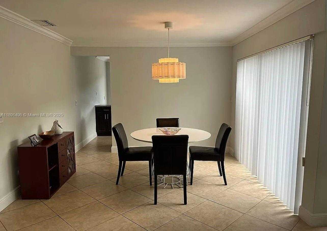 Small Image of 13352 SOUTH WEST 108TH ST CIR, Miami Number 14