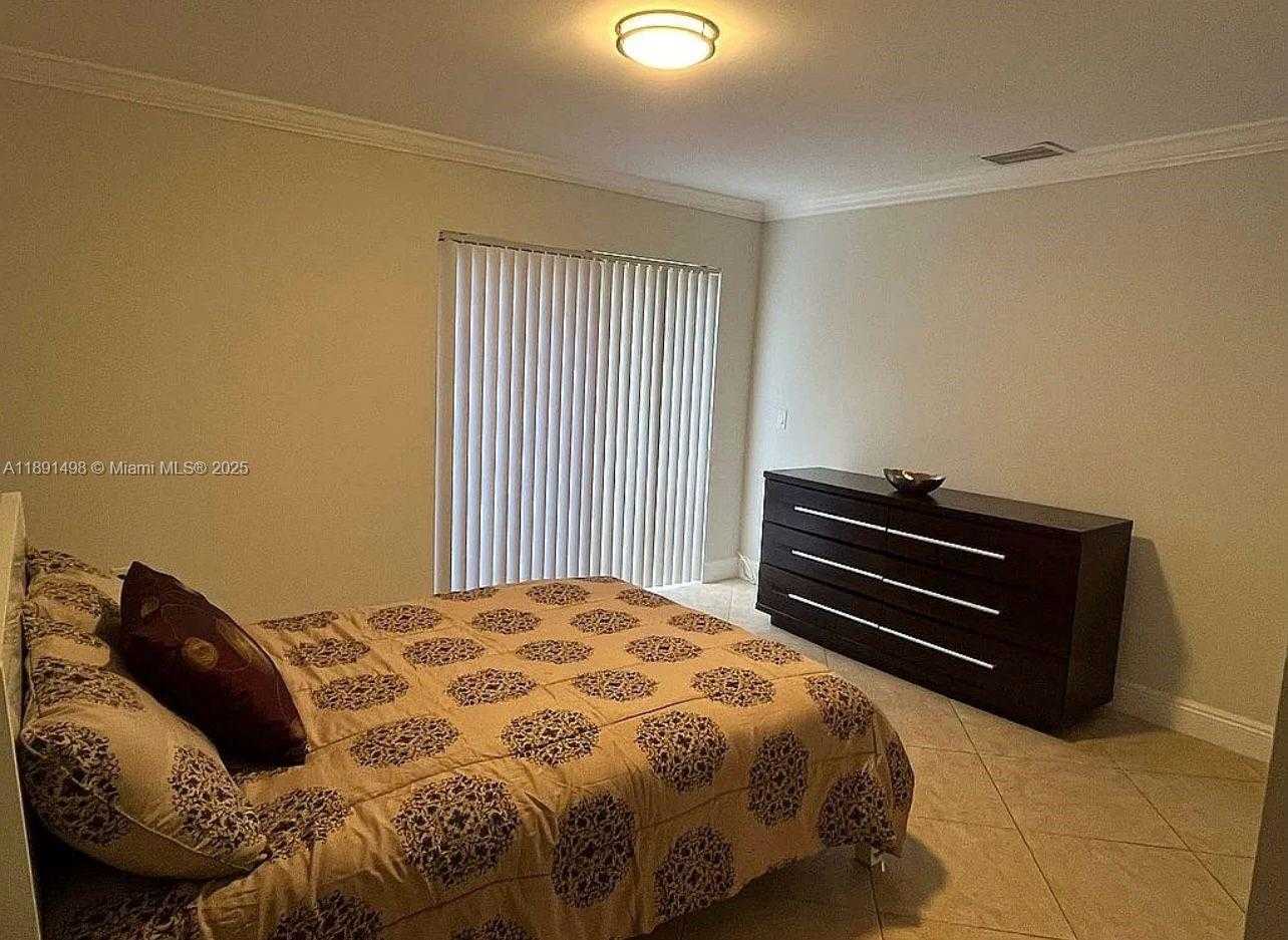 Small Image of 13352 SOUTH WEST 108TH ST CIR, Miami Number 18