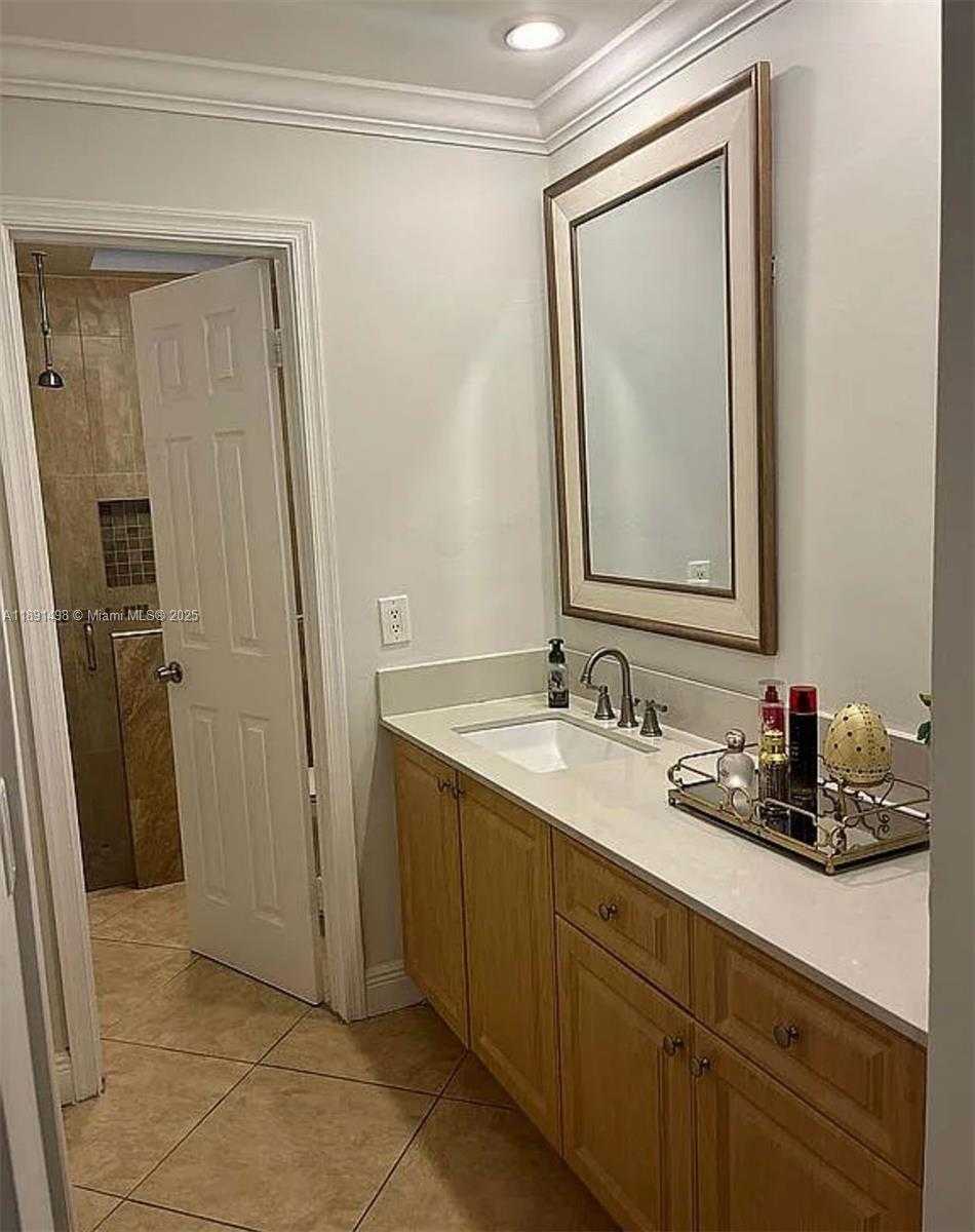 Small Image of 13352 SOUTH WEST 108TH ST CIR, Miami Number 20