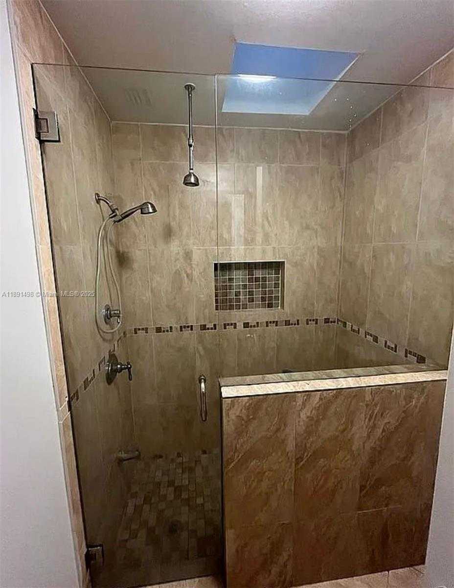 Small Image of 13352 SOUTH WEST 108TH ST CIR, Miami Number 22