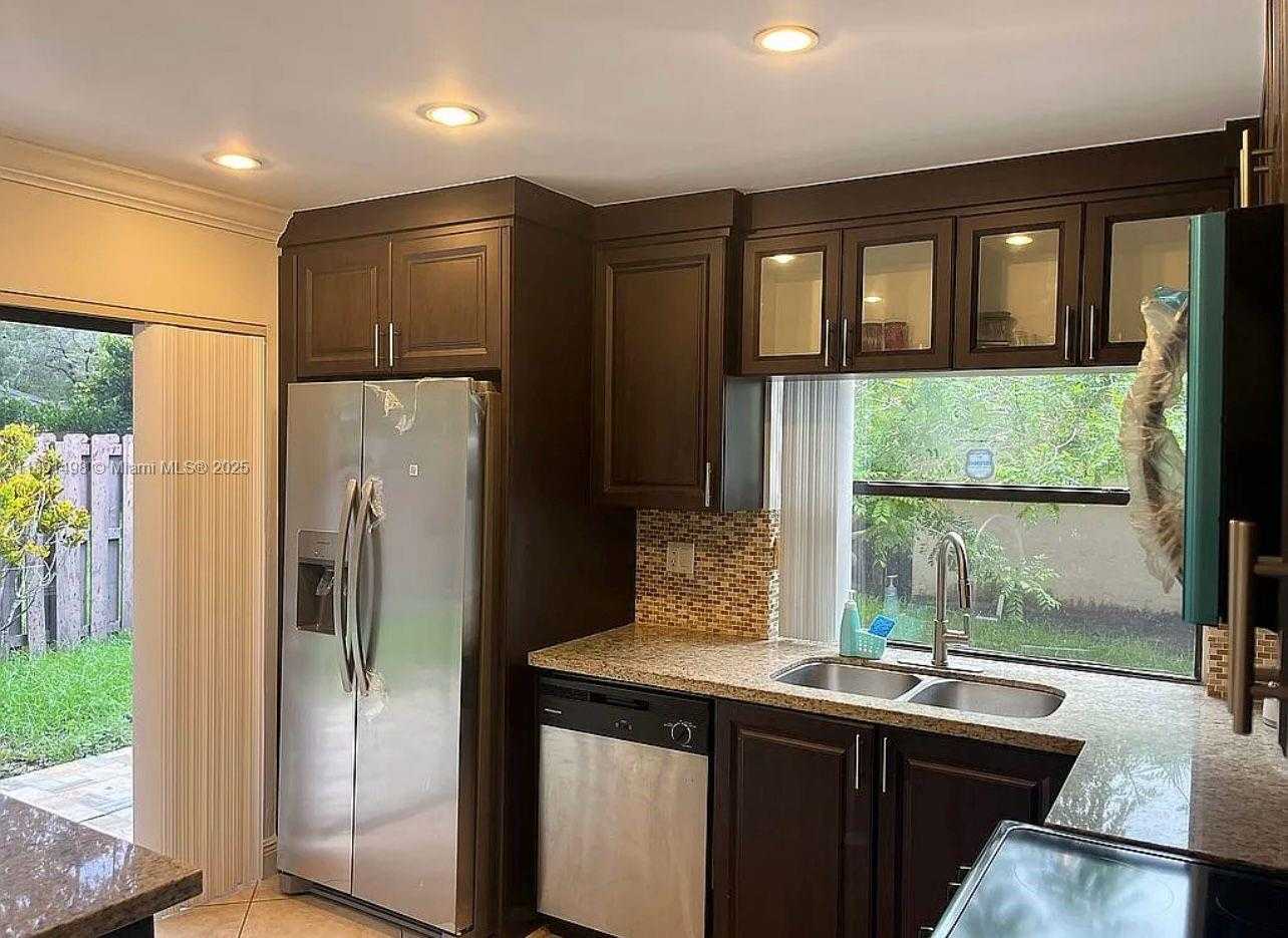 Small Image of 13352 SOUTH WEST 108TH ST CIR, Miami Number 26