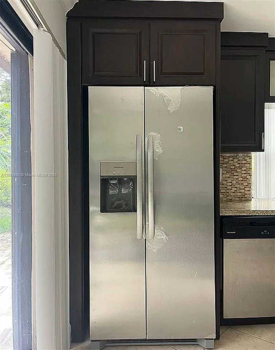 Small Image of 13352 SOUTH WEST 108TH ST CIR, Miami Number 30