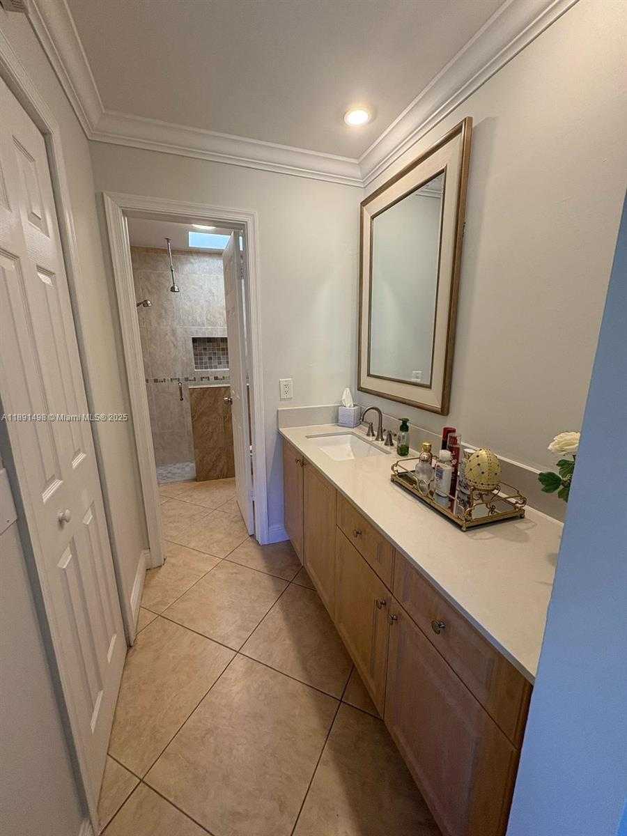 Small Image of 13352 SOUTH WEST 108TH ST CIR, Miami Number 34