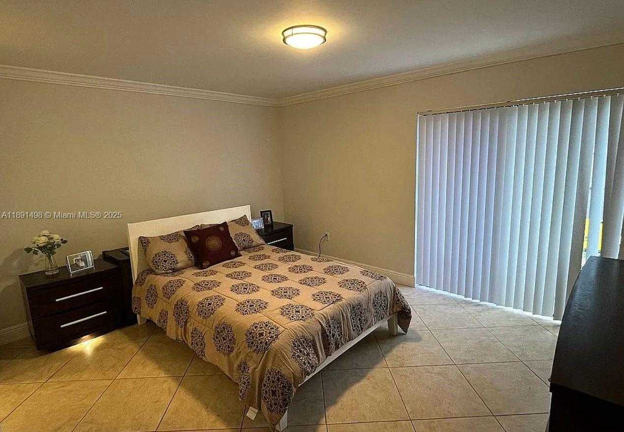 Small Image of 13352 SOUTH WEST 108TH ST CIR, Miami Number 6