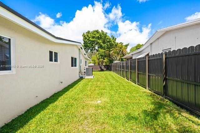 Small Image of 3333 ROOSEVELT ST, Hollywood Number 7