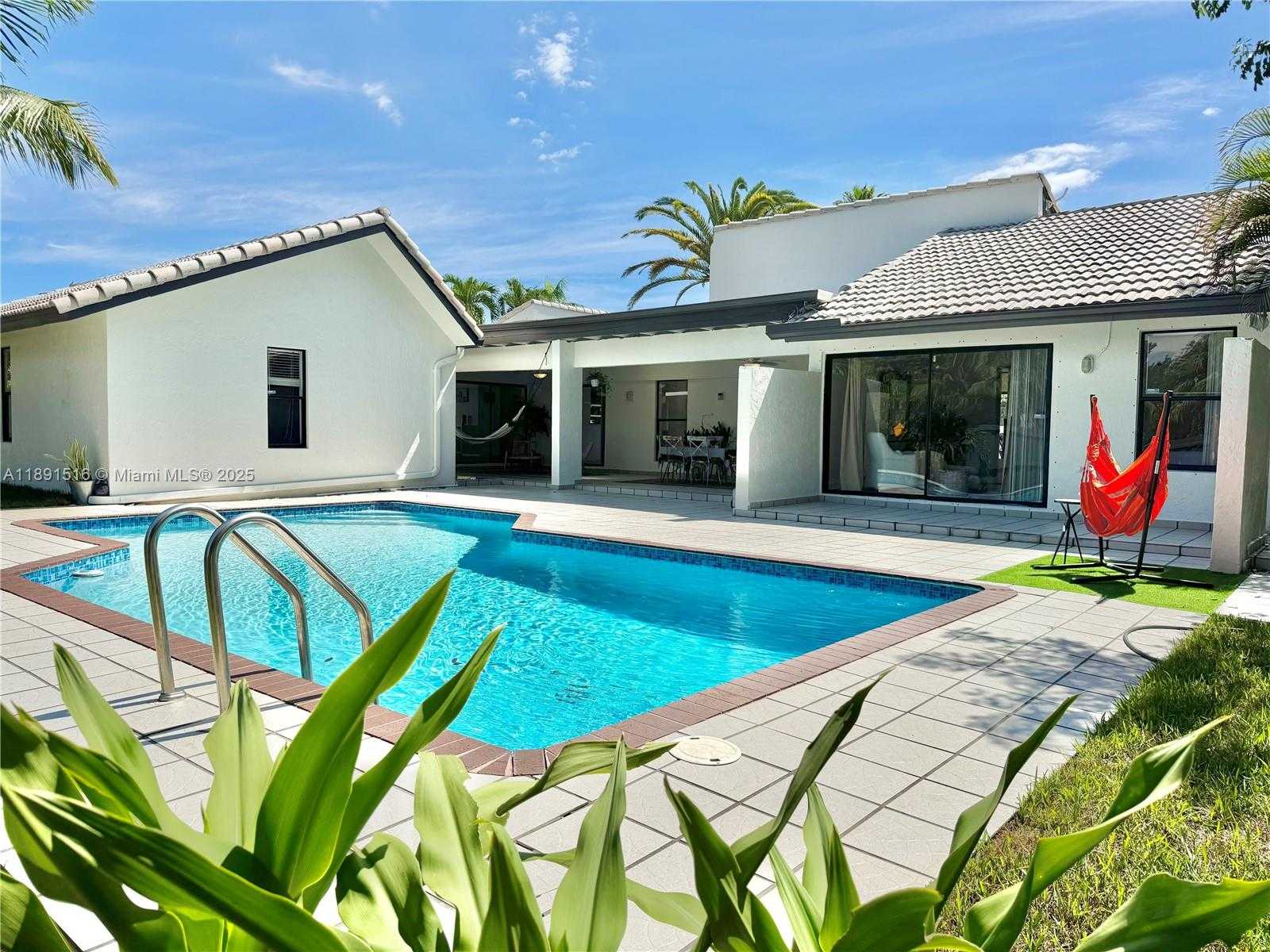 Small Image of 8345 SOUTH WEST 168TH TER, Palmetto Bay Number 2