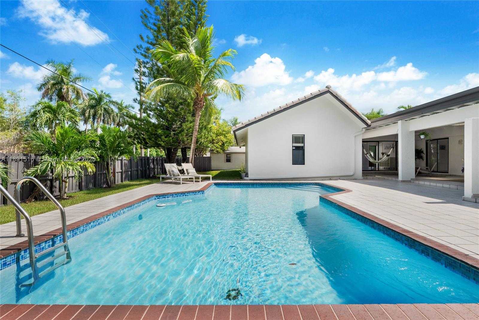 Small Image of 8345 SOUTH WEST 168TH TER, Palmetto Bay Number 23