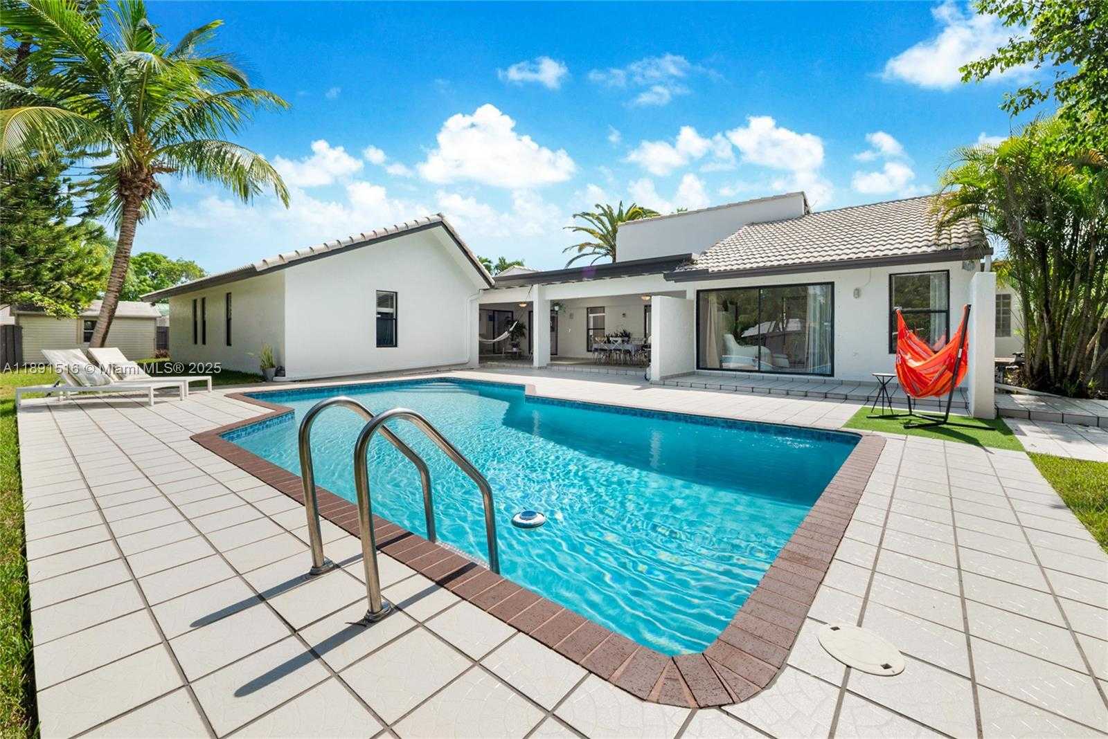 Small Image of 8345 SOUTH WEST 168TH TER, Palmetto Bay Number 24
