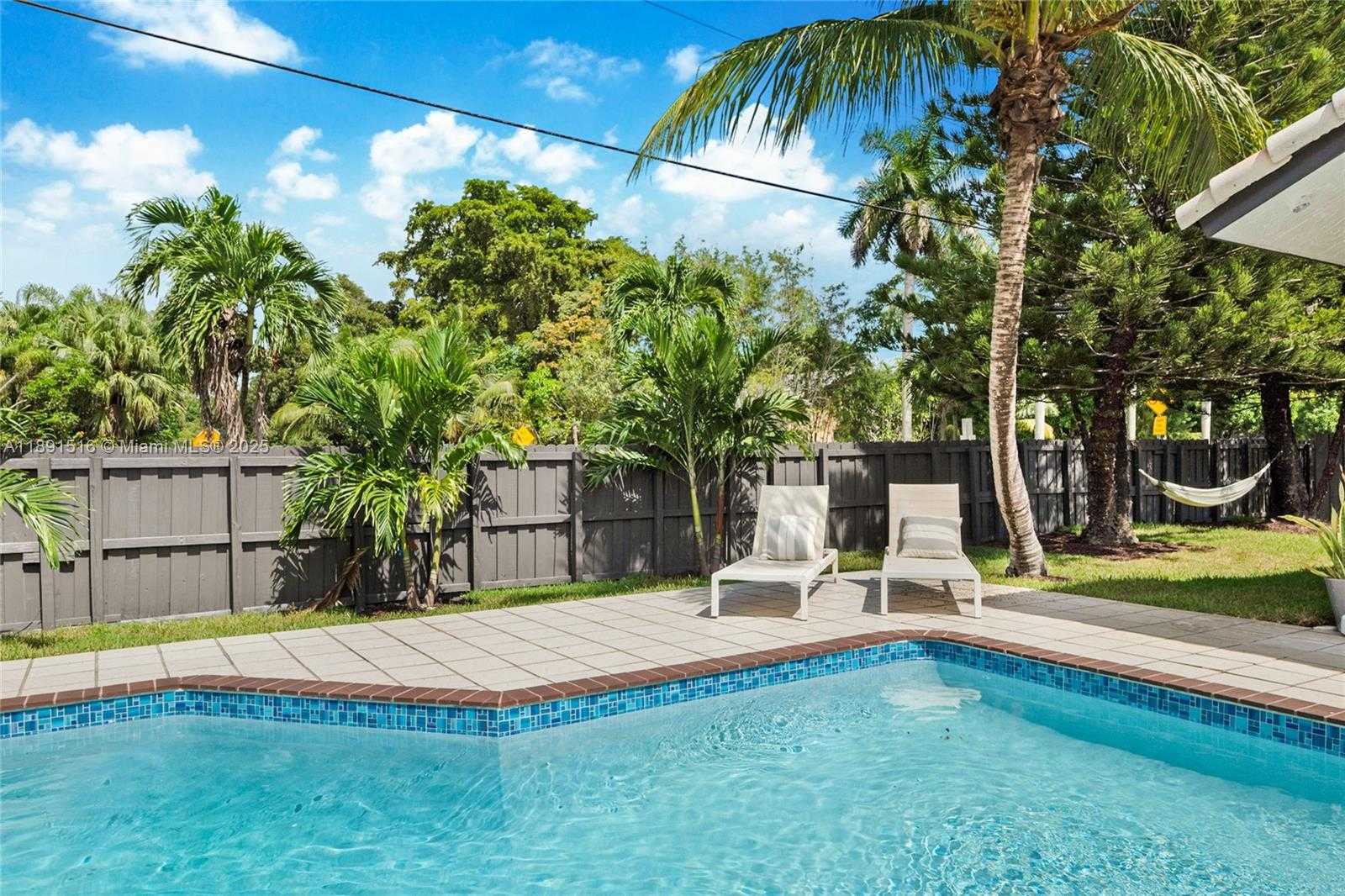 Small Image of 8345 SOUTH WEST 168TH TER, Palmetto Bay Number 25