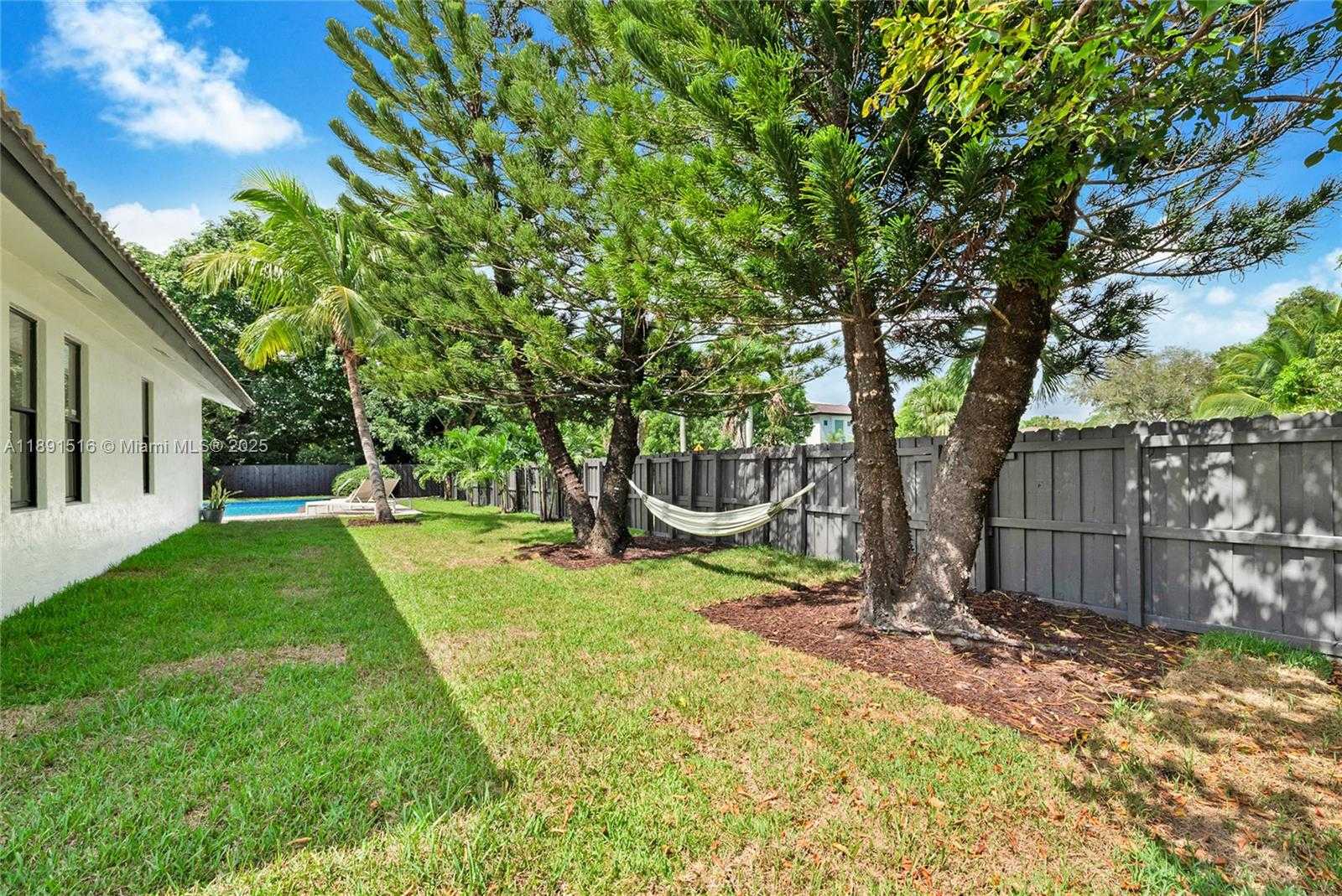Small Image of 8345 SOUTH WEST 168TH TER, Palmetto Bay Number 27