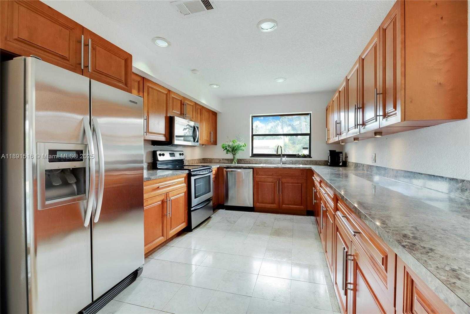Small Image of 8345 SOUTH WEST 168TH TER, Palmetto Bay Number 9