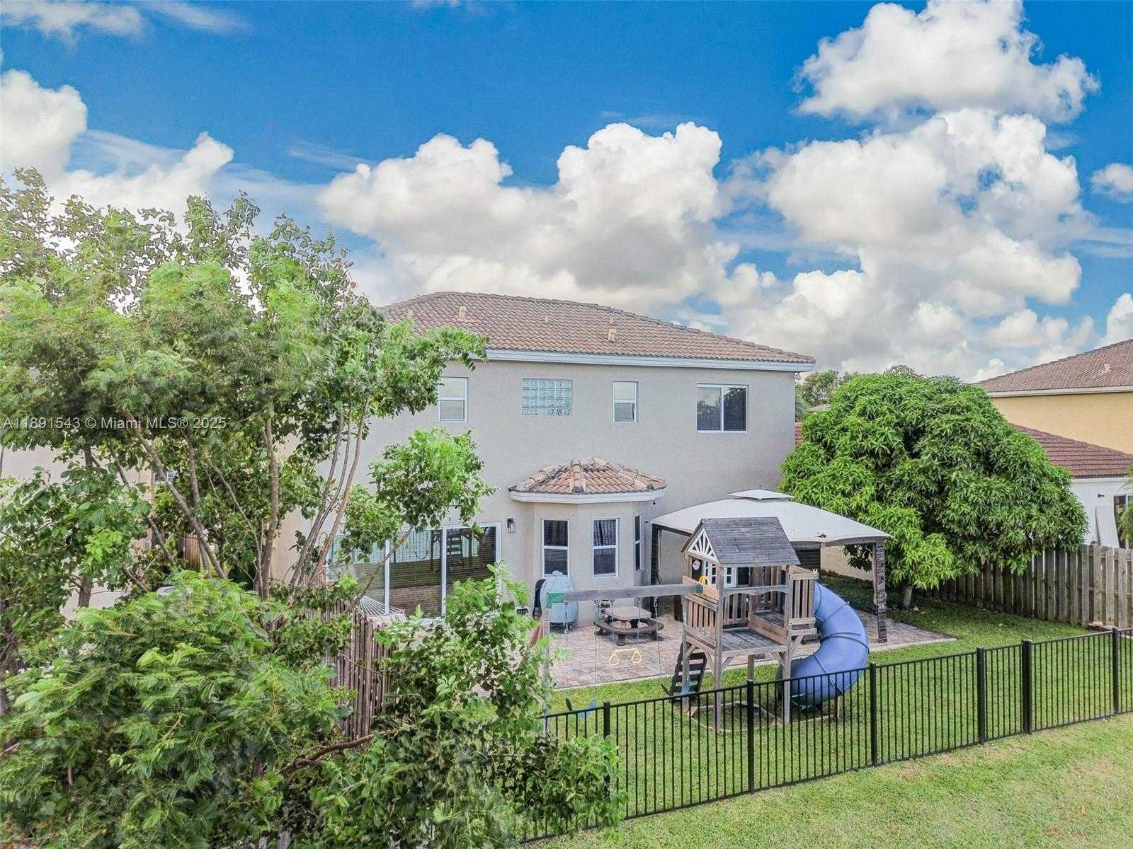 Small Image of 21071 SOUTH WEST 88TH CT, Cutler Bay Number 11