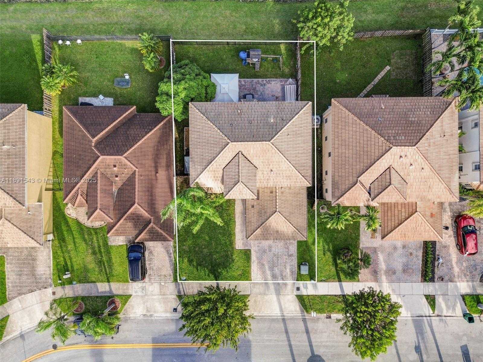 Small Image of 21071 SOUTH WEST 88TH CT, Cutler Bay Number 15