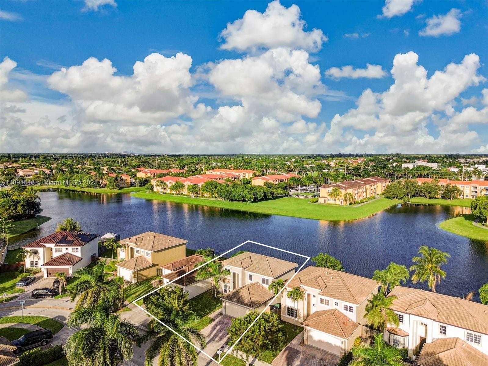 Small Image of 21071 SOUTH WEST 88TH CT, Cutler Bay Number 19