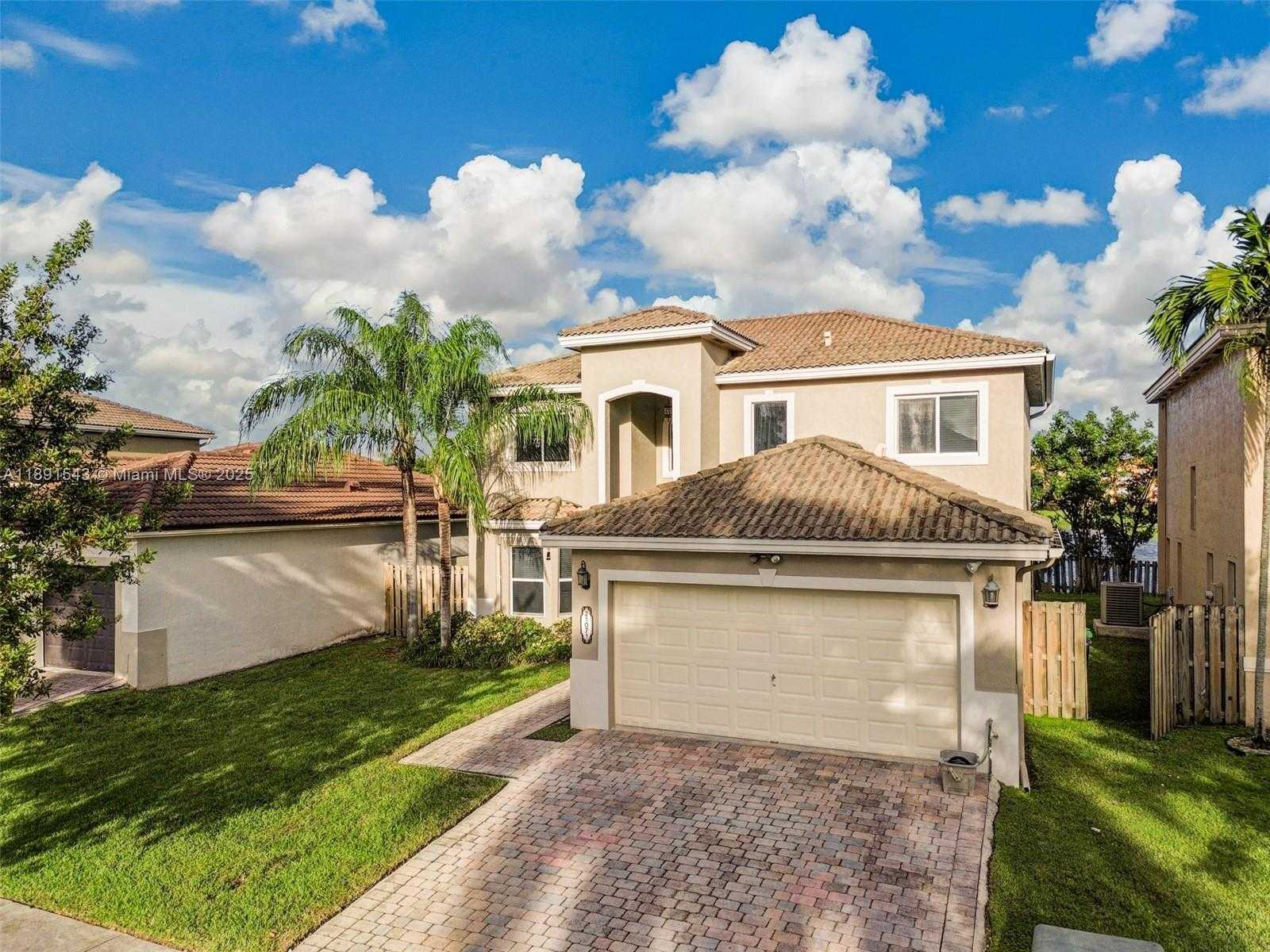 Small Image of 21071 SOUTH WEST 88TH CT, Cutler Bay Number 2