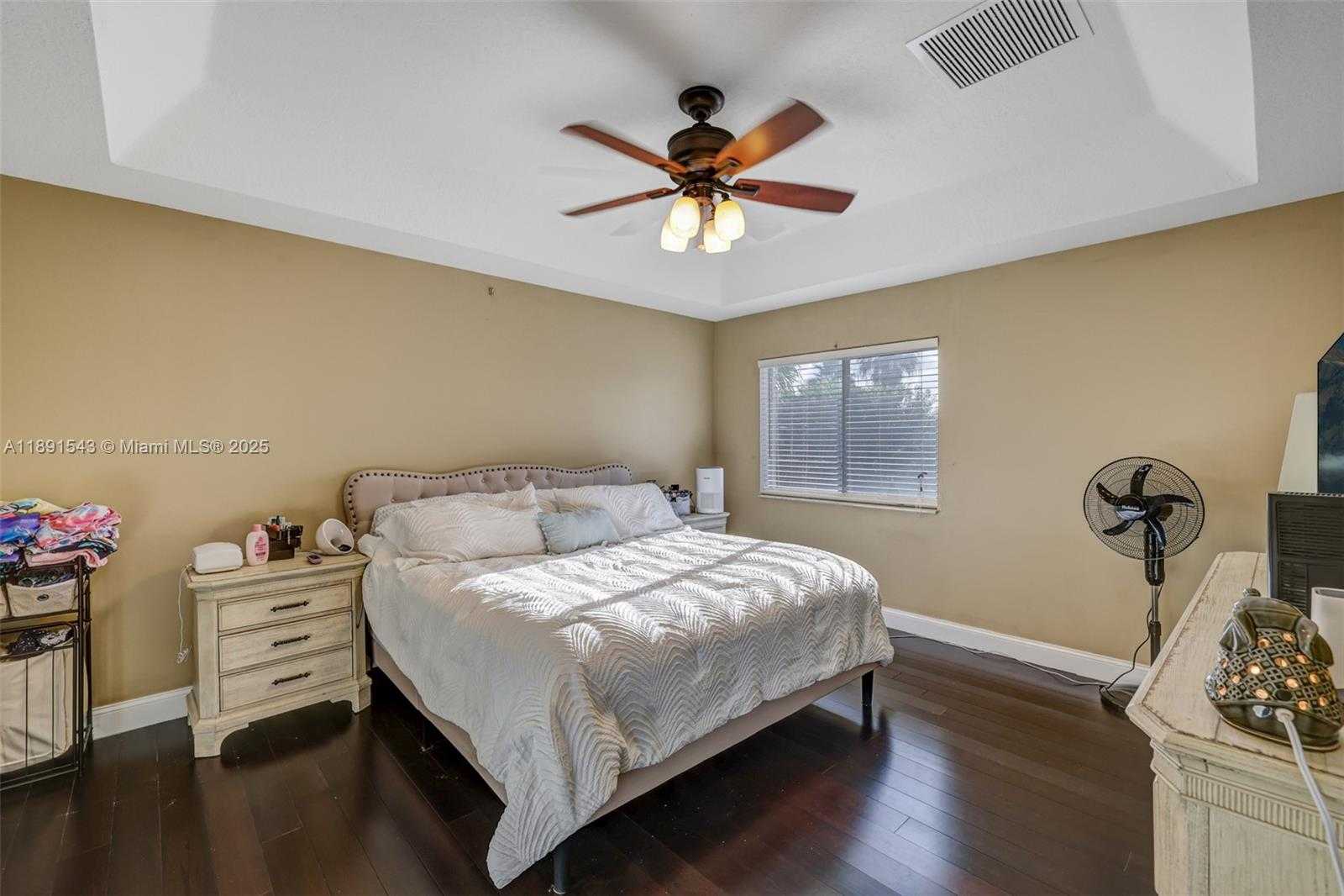 Small Image of 21071 SOUTH WEST 88TH CT, Cutler Bay Number 20