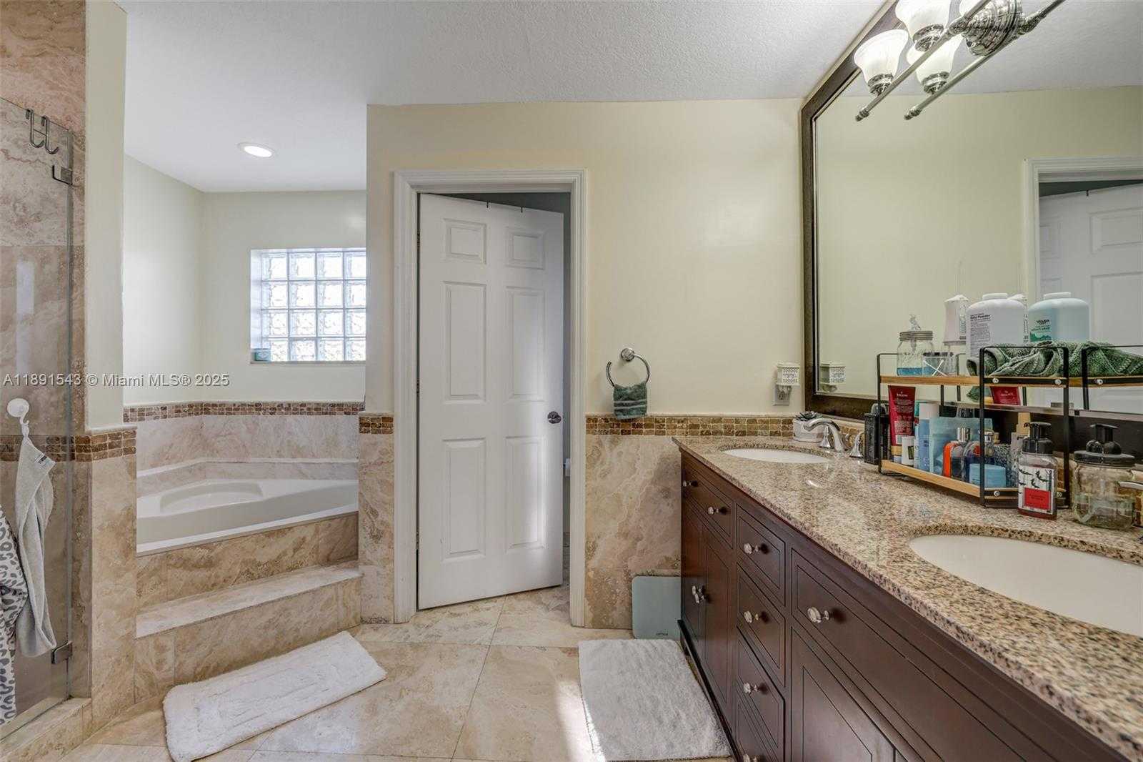 Small Image of 21071 SOUTH WEST 88TH CT, Cutler Bay Number 23