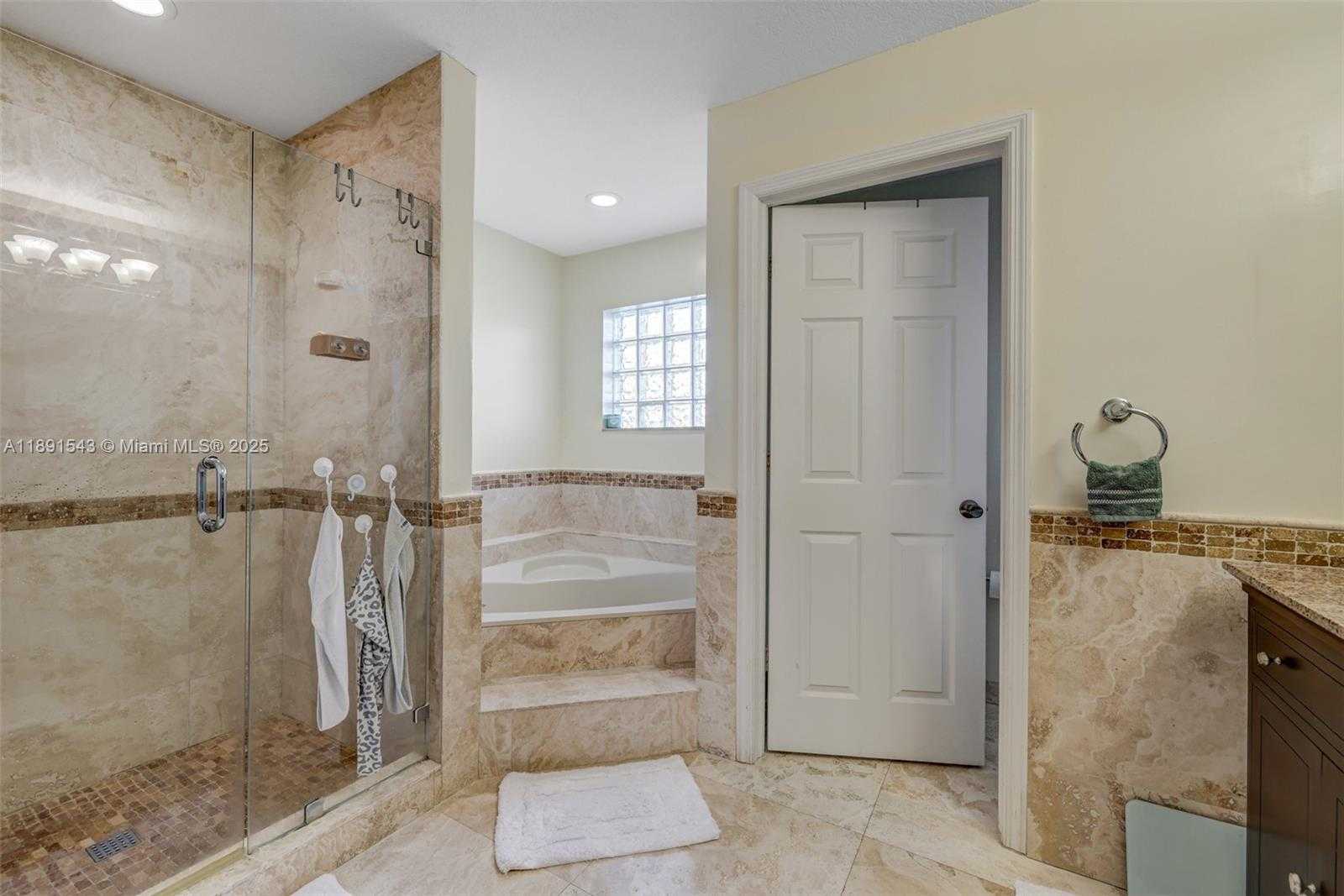 Small Image of 21071 SOUTH WEST 88TH CT, Cutler Bay Number 24