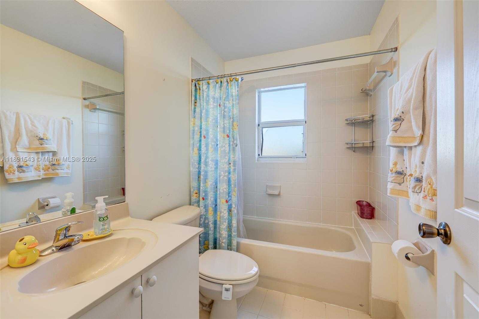 Small Image of 21071 SOUTH WEST 88TH CT, Cutler Bay Number 31