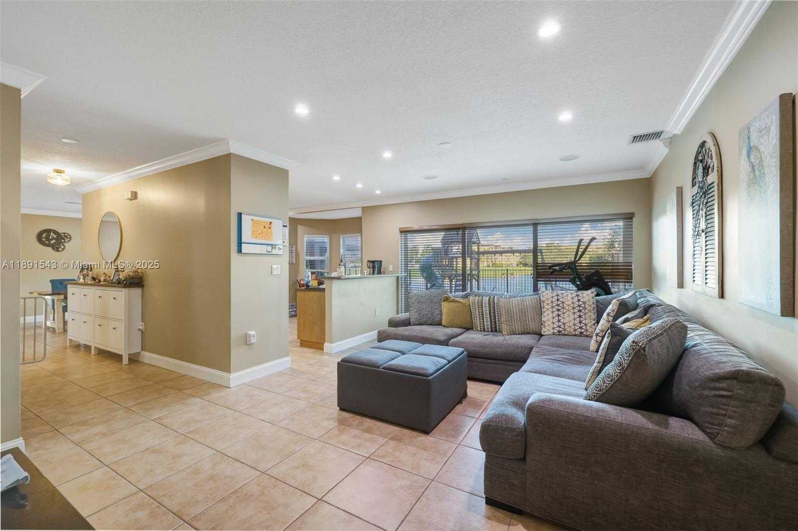 Small Image of 21071 SOUTH WEST 88TH CT, Cutler Bay Number 33