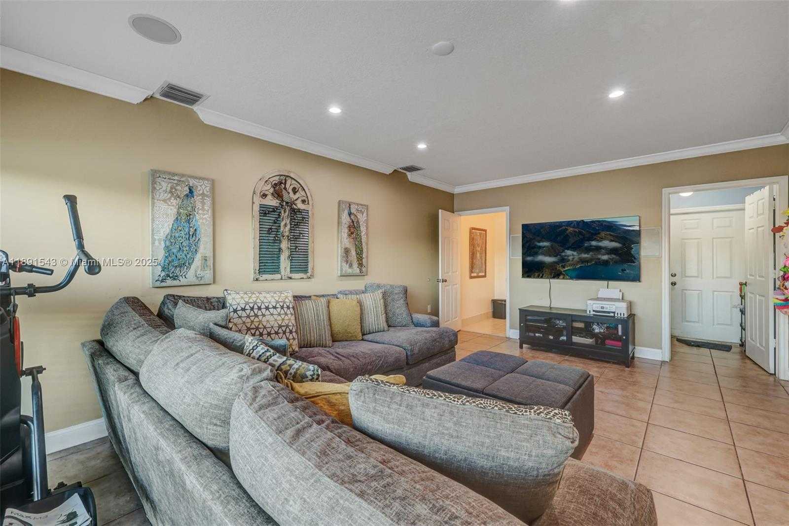 Small Image of 21071 SOUTH WEST 88TH CT, Cutler Bay Number 34