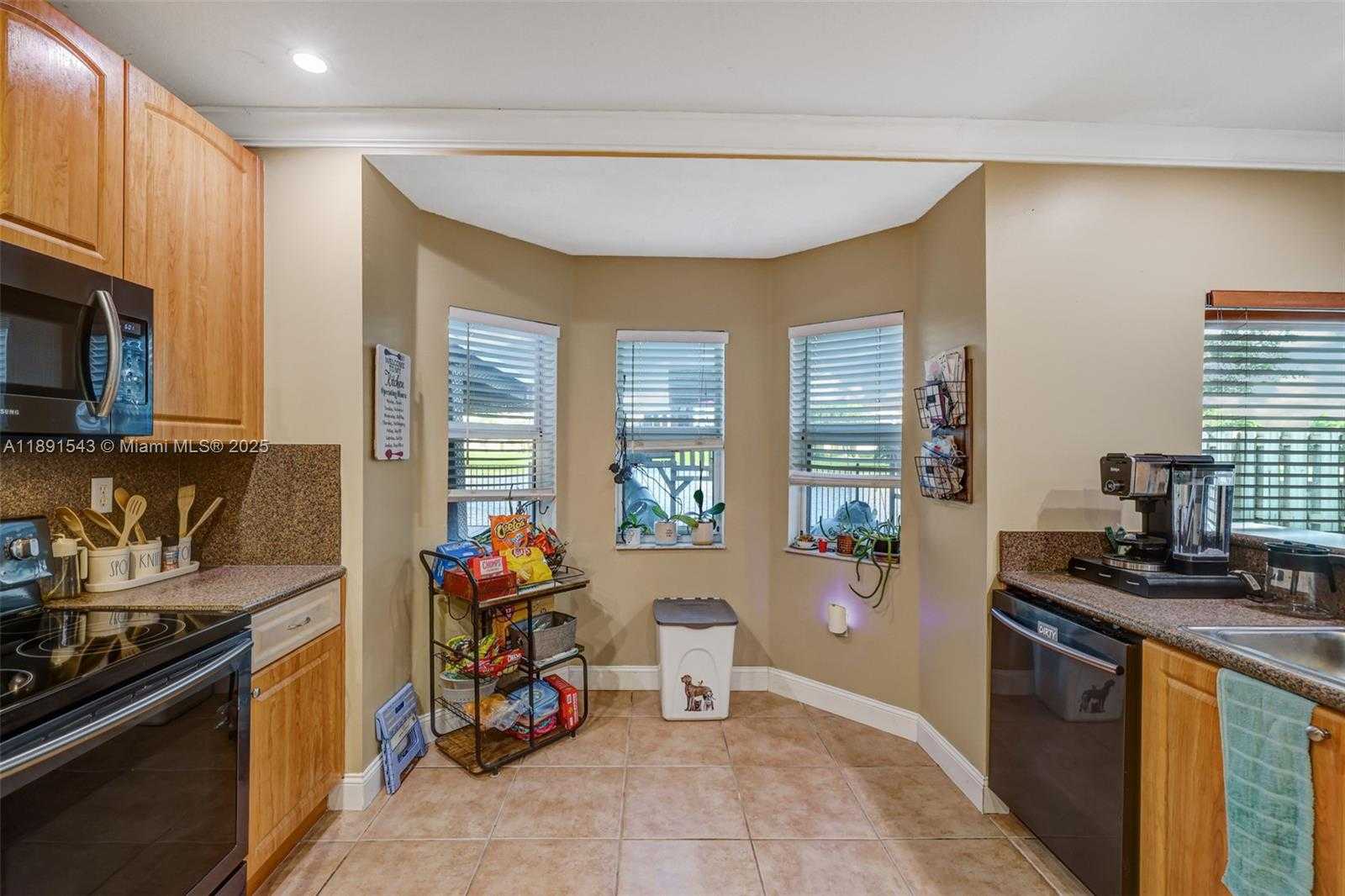Small Image of 21071 SOUTH WEST 88TH CT, Cutler Bay Number 38
