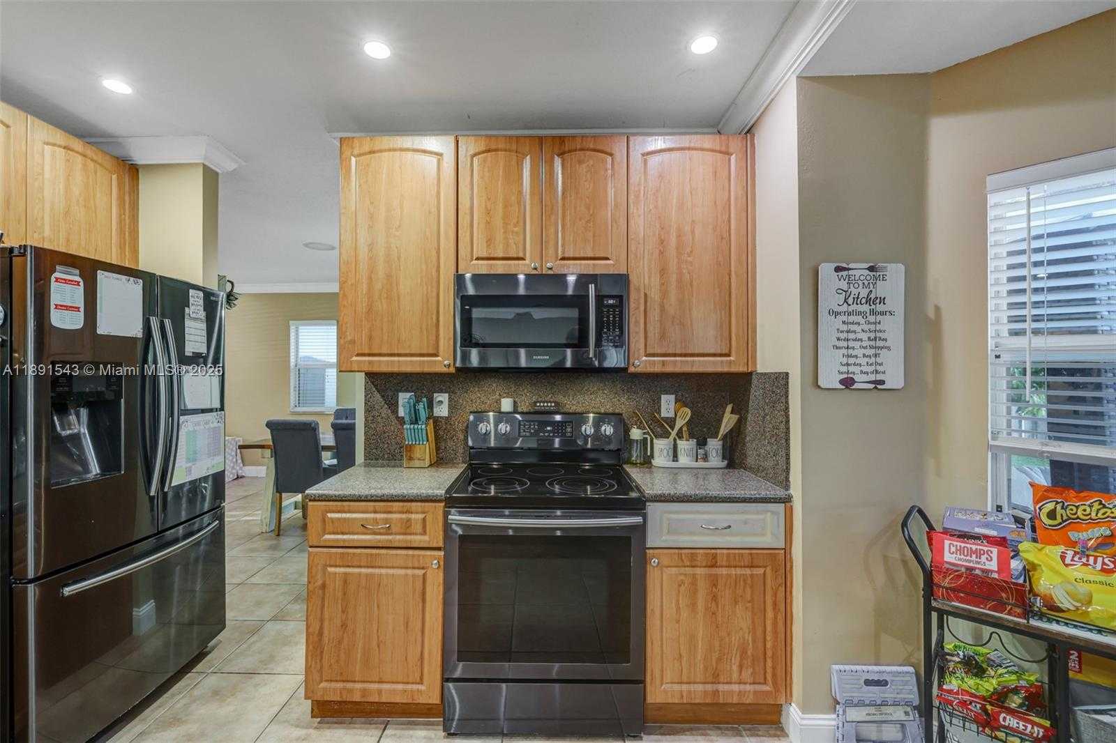 Small Image of 21071 SOUTH WEST 88TH CT, Cutler Bay Number 39