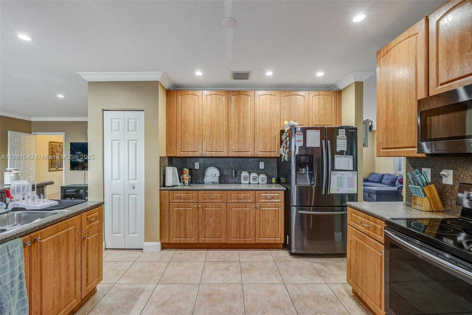 Small Image of 21071 SOUTH WEST 88TH CT, Cutler Bay Number 40
