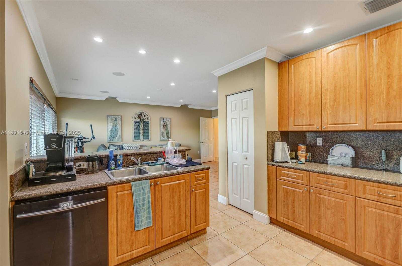 Small Image of 21071 SOUTH WEST 88TH CT, Cutler Bay Number 41