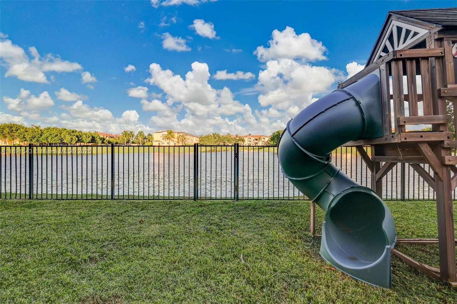 Small Image of 21071 SOUTH WEST 88TH CT, Cutler Bay Number 54