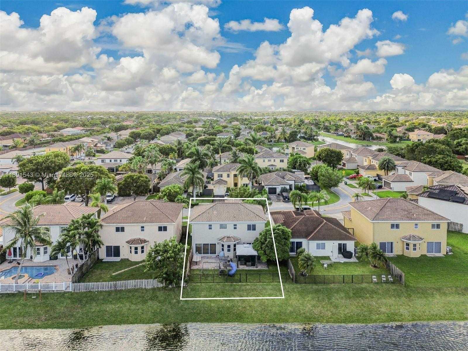 Small Image of 21071 SOUTH WEST 88TH CT, Cutler Bay Number 7