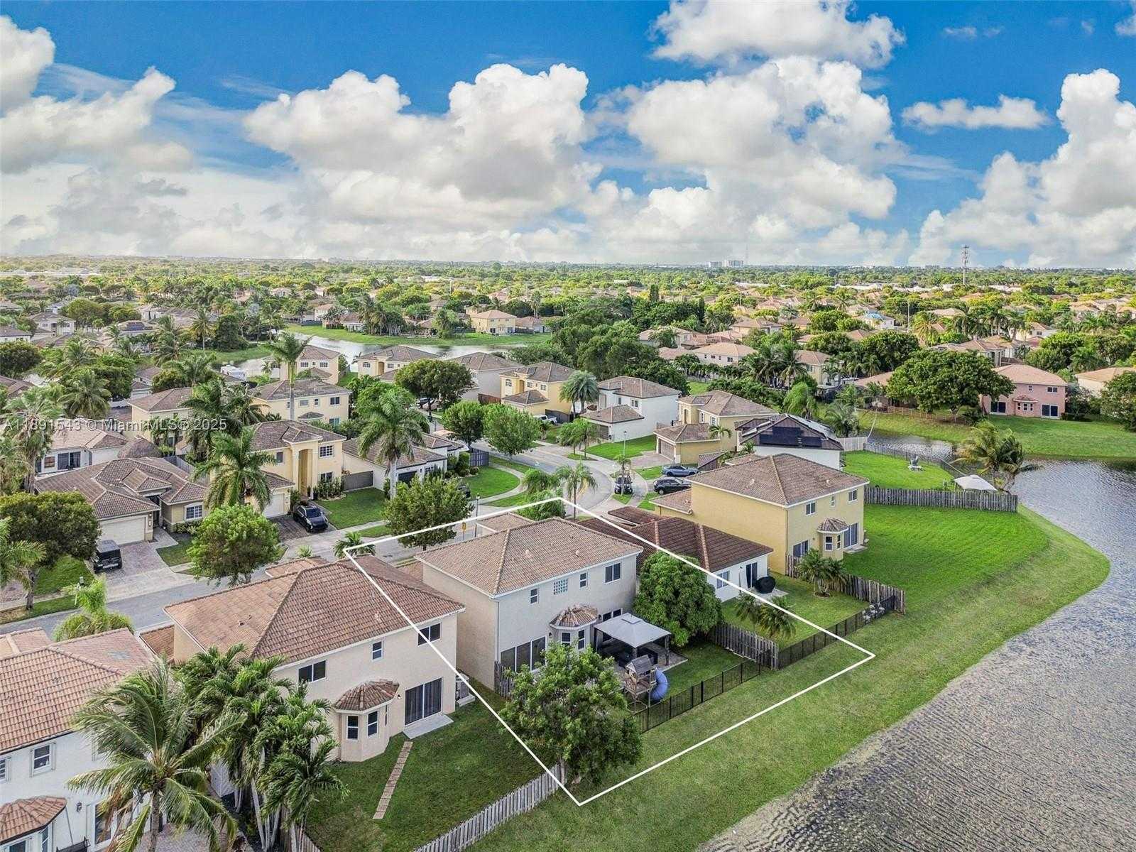Small Image of 21071 SOUTH WEST 88TH CT, Cutler Bay Number 8