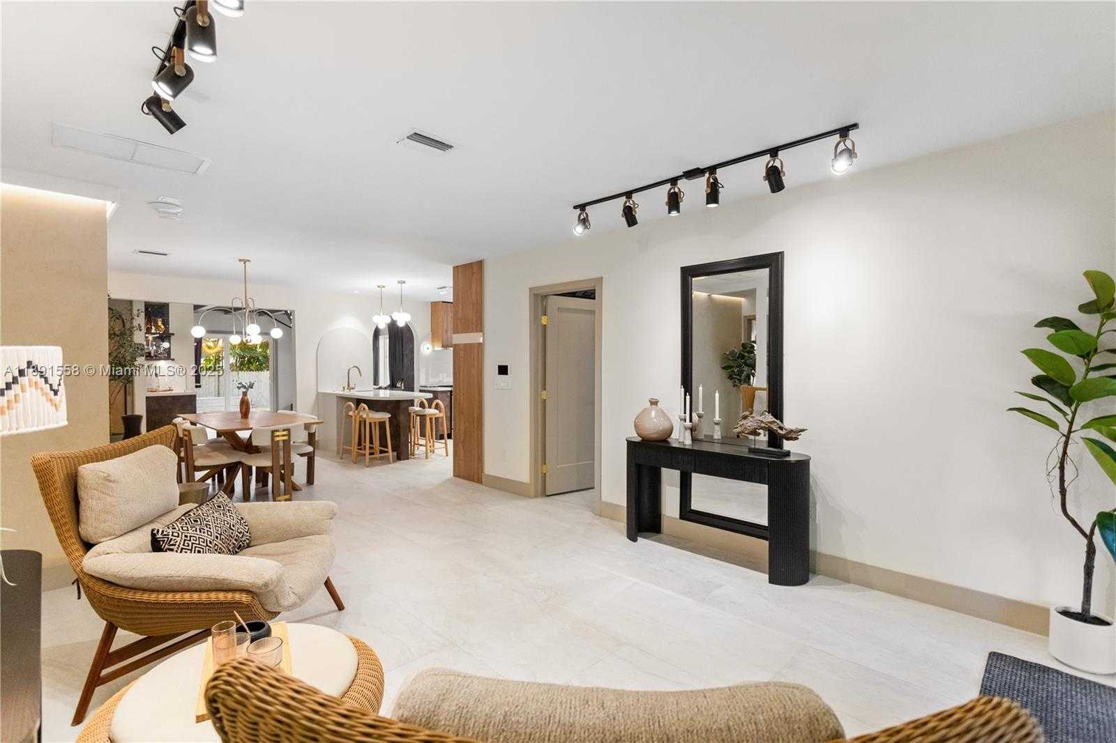 Small Image of 744 NORTH EAST 88TH ST, Miami Number 16