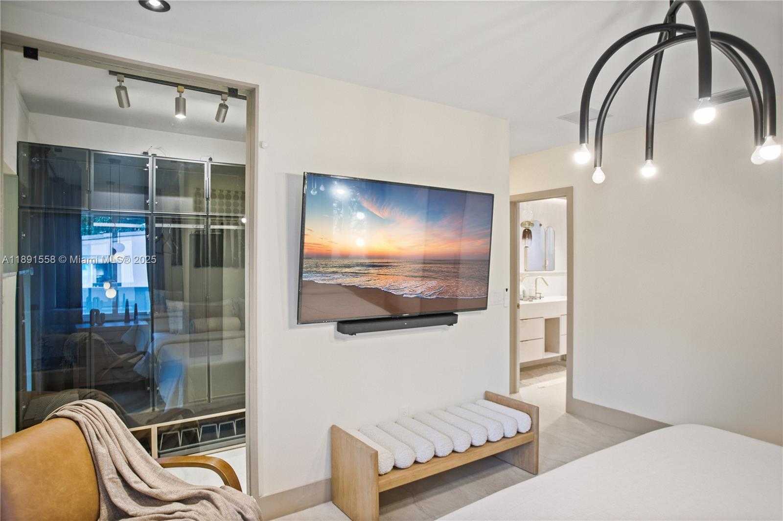 Small Image of 744 NORTH EAST 88TH ST, Miami Number 28
