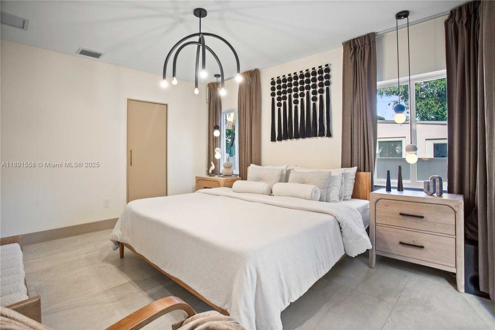 Small Image of 744 NORTH EAST 88TH ST, Miami Number 29