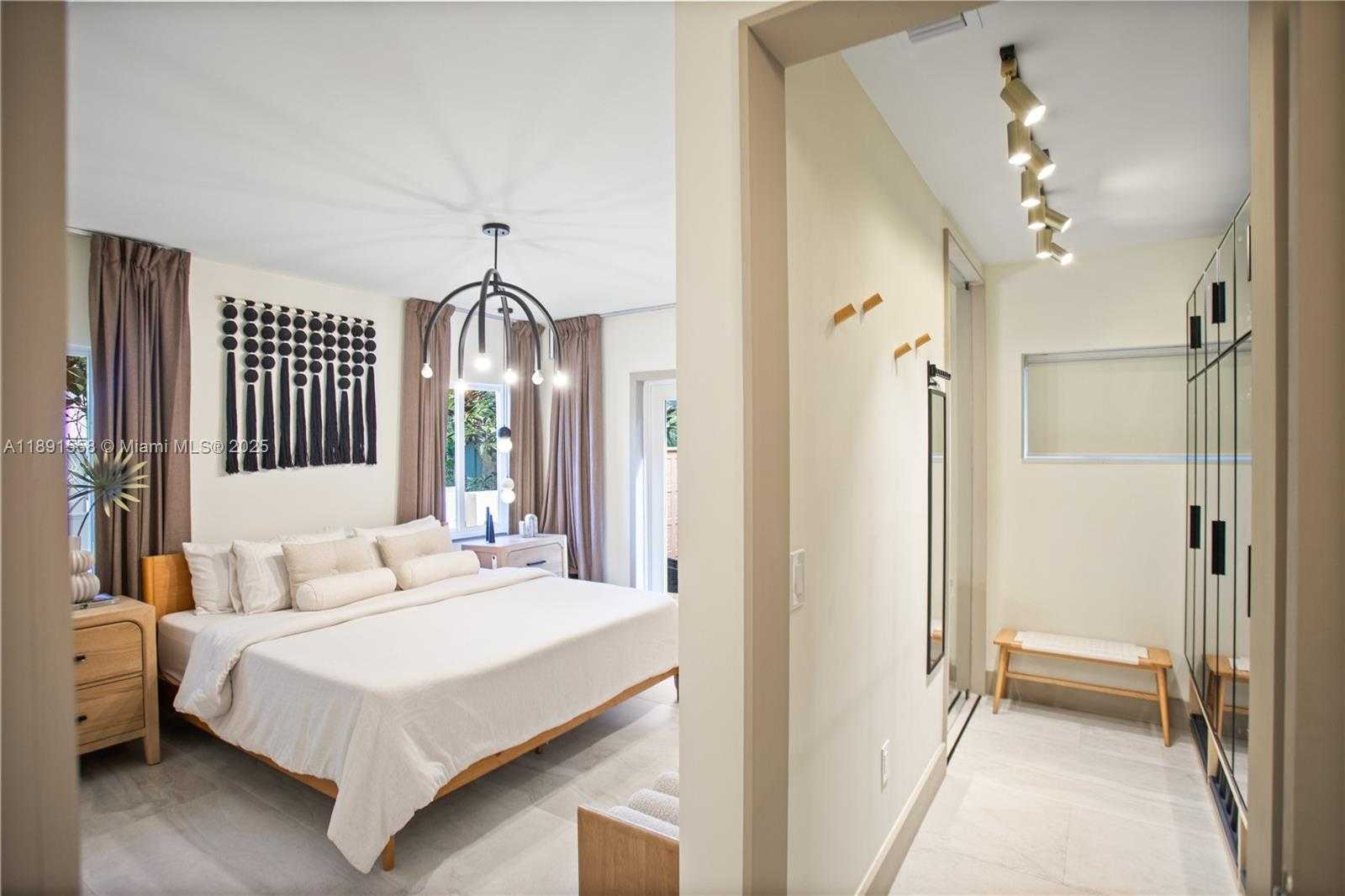 Small Image of 744 NORTH EAST 88TH ST, Miami Number 32