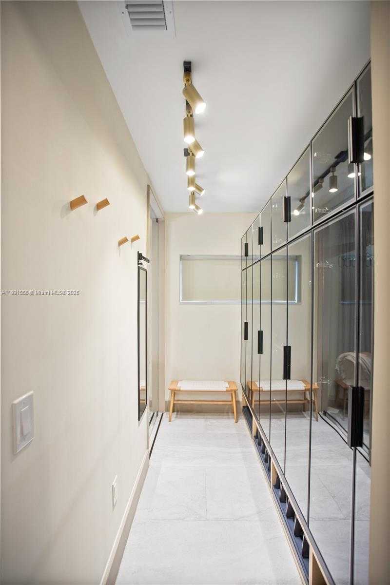 Small Image of 744 NORTH EAST 88TH ST, Miami Number 33