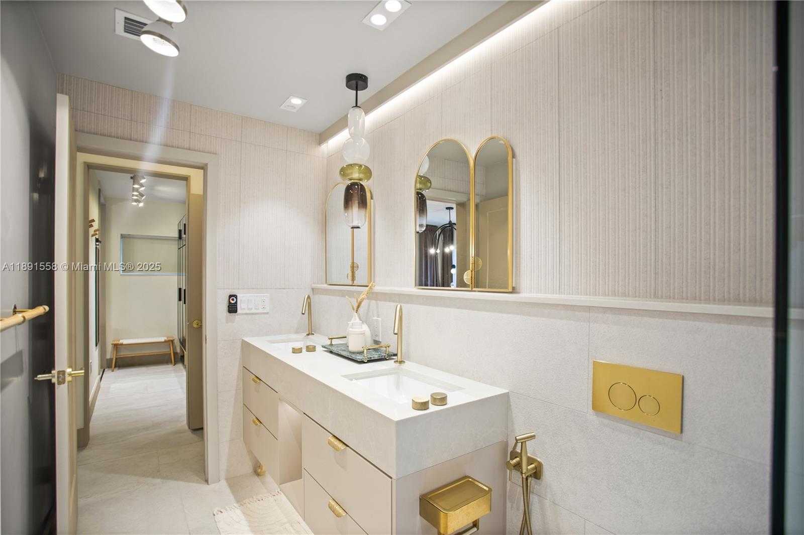 Small Image of 744 NORTH EAST 88TH ST, Miami Number 35