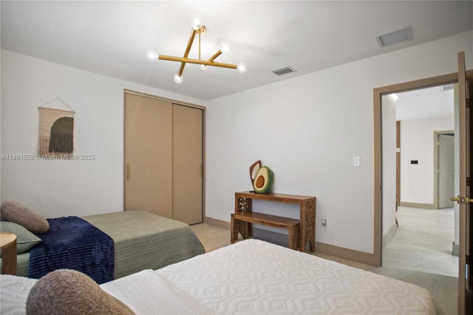 Small Image of 744 NORTH EAST 88TH ST, Miami Number 40