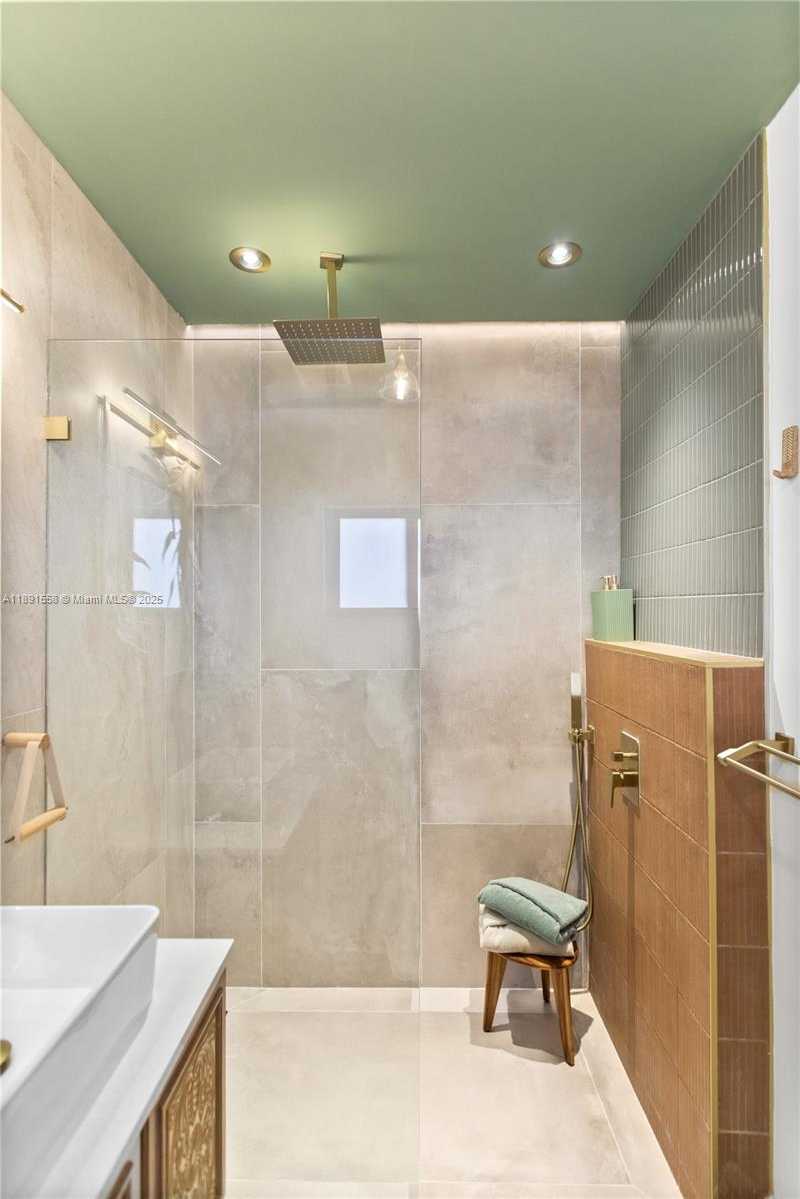 Small Image of 744 NORTH EAST 88TH ST, Miami Number 43