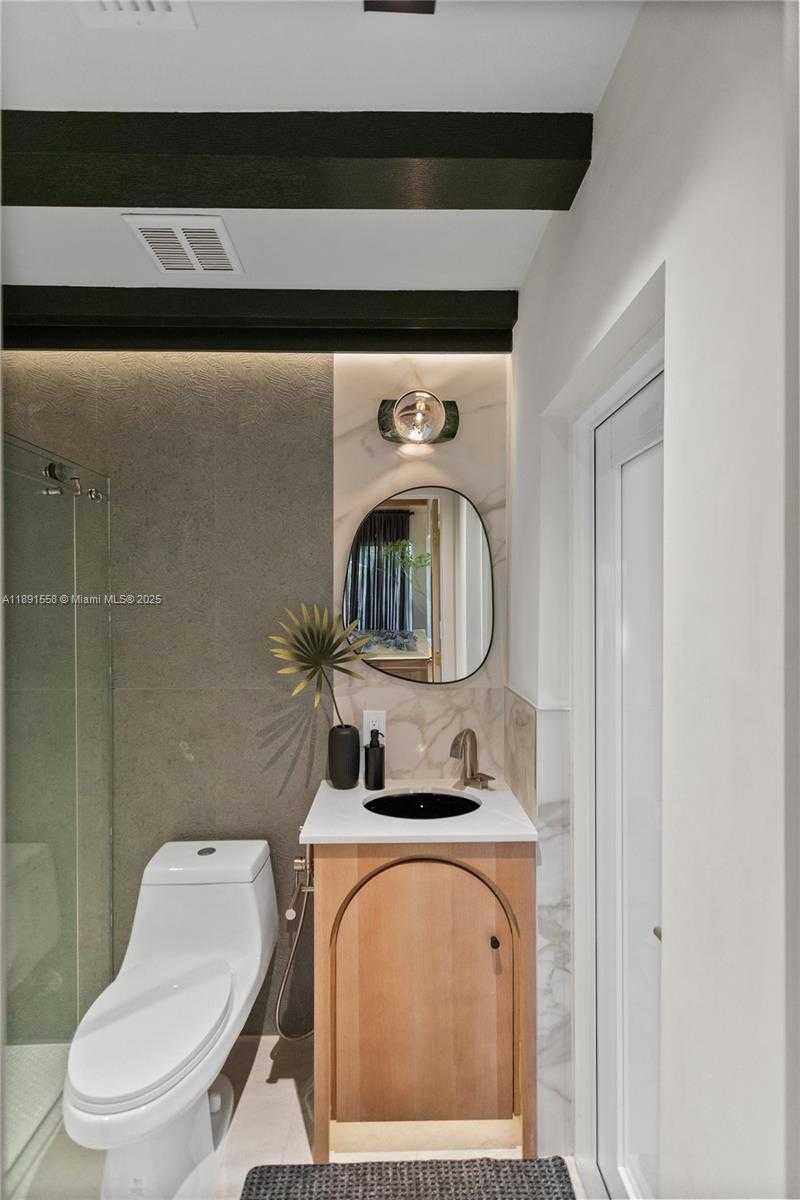 Small Image of 744 NORTH EAST 88TH ST, Miami Number 44