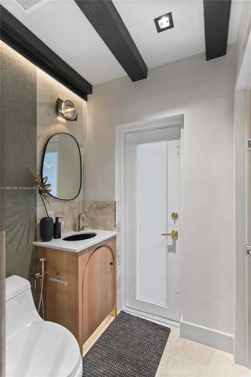 Small Image of 744 NORTH EAST 88TH ST, Miami Number 46
