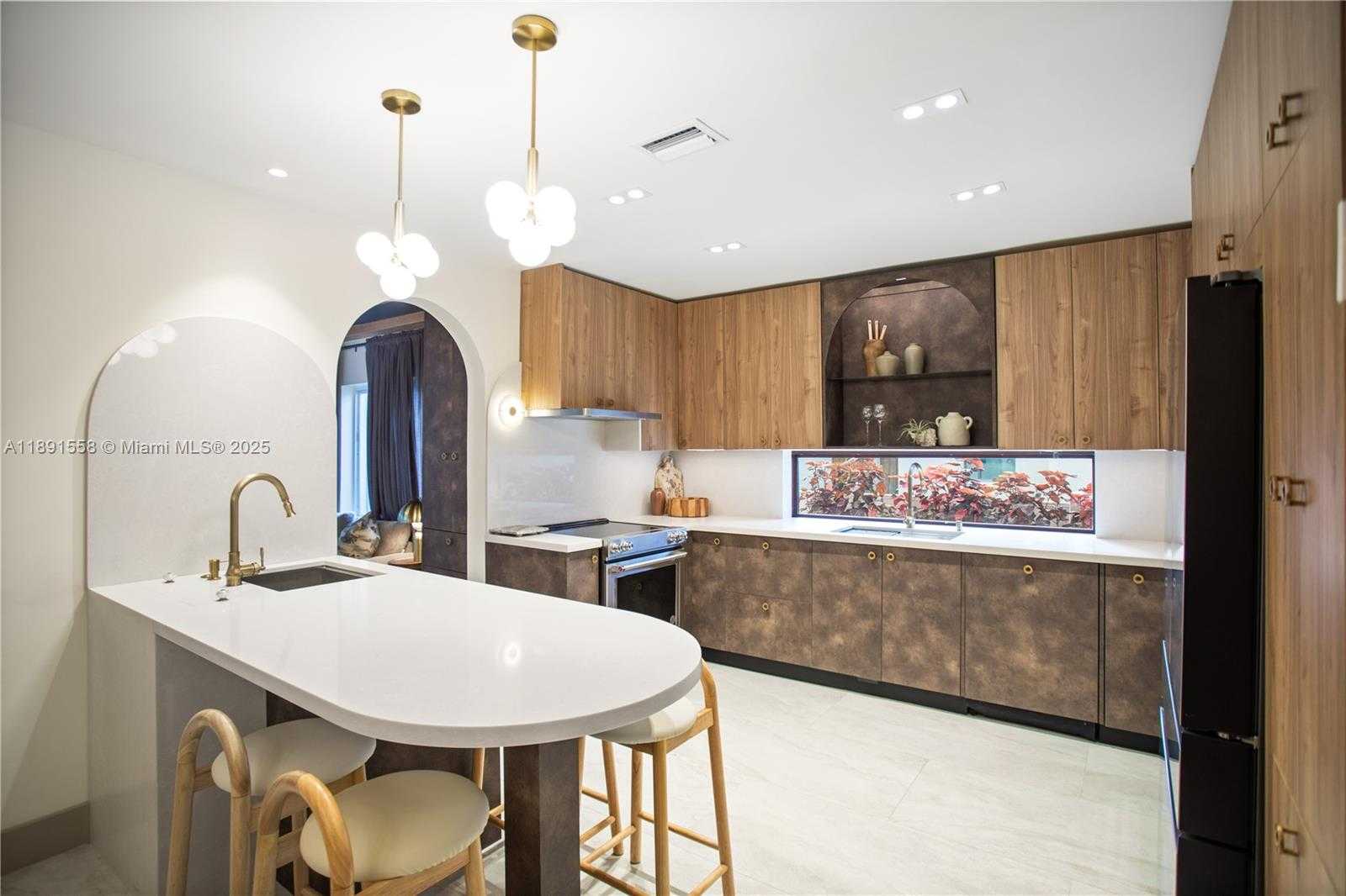 Small Image of 744 NORTH EAST 88TH ST, Miami Number 5