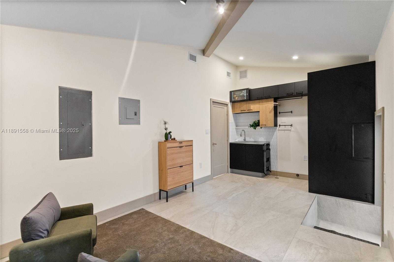 Small Image of 744 NORTH EAST 88TH ST, Miami Number 54